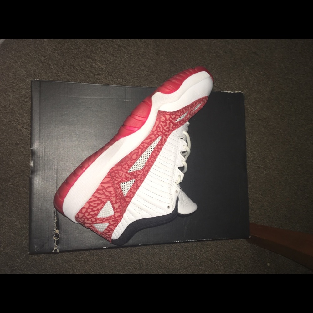 Jordan 11 low retro IE - Picture 1 of 3